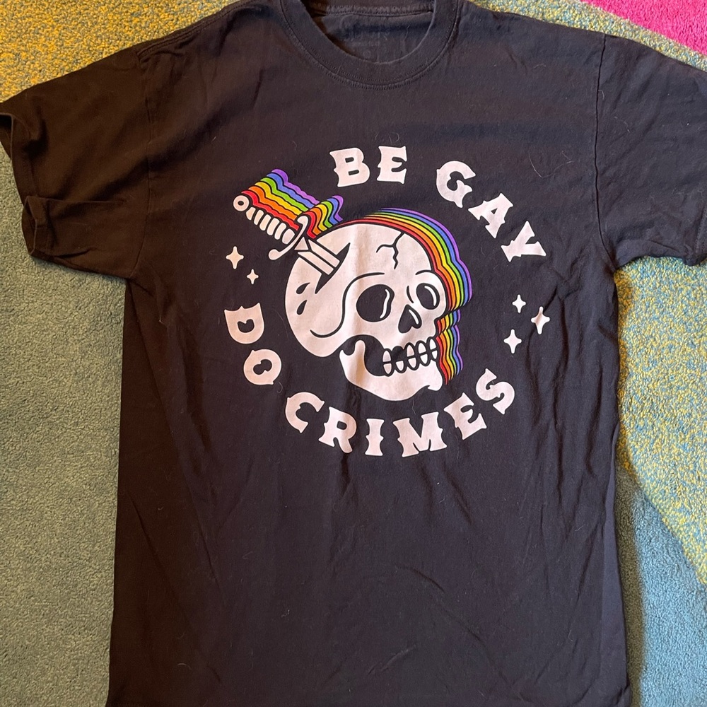 Black Graphic Tee with Skull and Rainbow Design